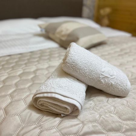 Zen Den Apartments Оточац Экстерьер фото