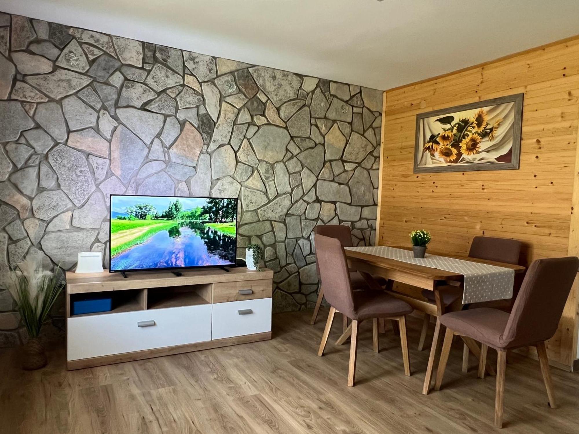 Zen Den Apartments Оточац Экстерьер фото